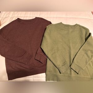 Boy’s Cat & Jack crewneck sweaters - Size 8
